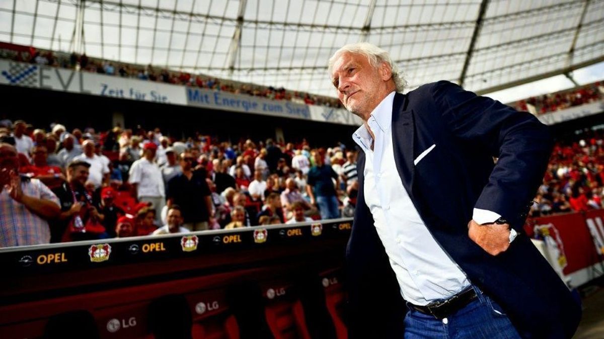 Rudi Völler verteidigt den Stil des Bundestrainers