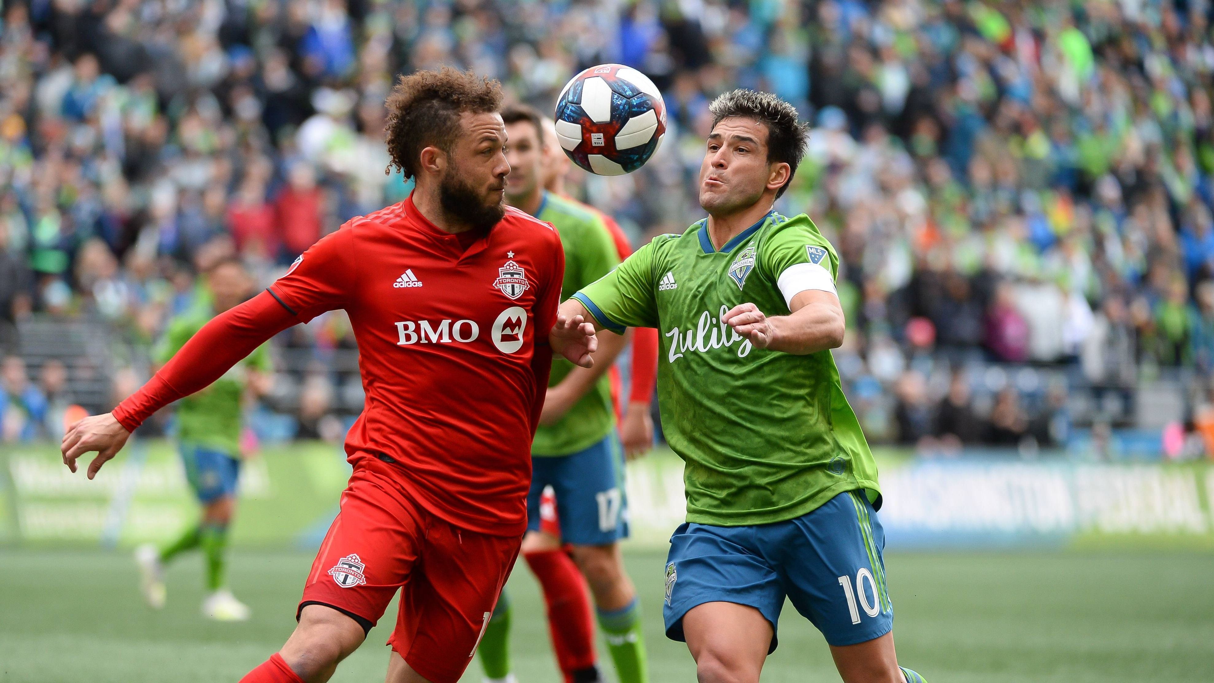 
                <strong>Drittes Final-Aufeinandertreffen </strong><br>
                Wenn Toronto am 10. November 2019 im MLS-Cup-Finale auf die Seattle Sounders trifft, stehen sich die beiden Teams nach 2016 und 2017 bereits zum dritten Mal innerhalb von vier Jahren in einem Endspiel gegenüber. Es ist jedoch das erste Spiel, das in Seattle stattfindet.
              