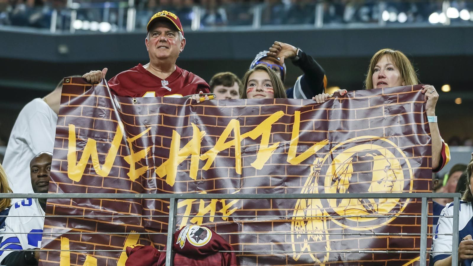 
                <strong>Platz 7: Washington Redskins</strong><br>
                Drohender Verlust: 205 Millionen Dollar 
              