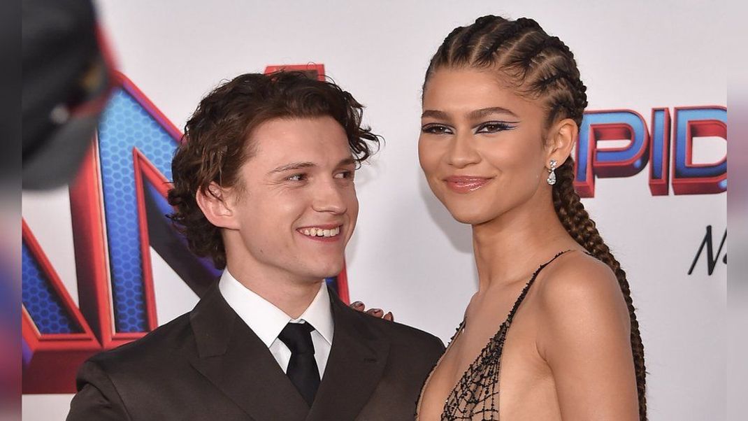 Tom Holland (l.) und Zendaya (r.) enthüllten ihre Liebe im Jahr 2021 - Insider sprechen nun von Hochzeitsplänen.