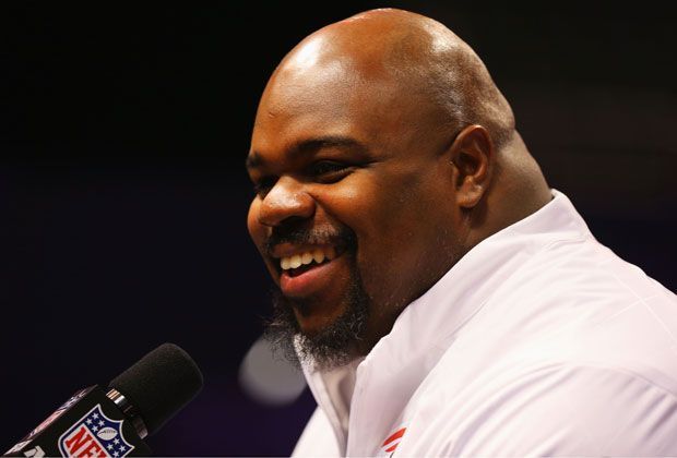 
                <strong>Vince Wilfork</strong><br>
                Vince Wilfork unterschreibt für zwei Jahre bei den Houston Texans. Der Super-Bowl-Sieger und langjährige Patriots-Spieler erhält neun Millionen Dollar, davon fünf garantiert. 
              