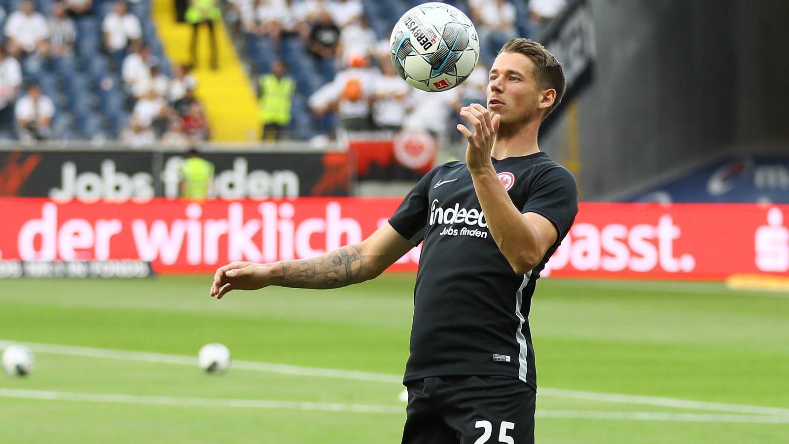 
                <strong>Erik Durm </strong><br>
                Wird in der 86. Minute für da Costa eingewechselt. Ohne Bewertung
              