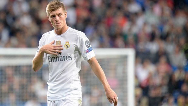 
                <strong>Toni Kroos</strong><br>
                Toni Kroos: Hatte wie so oft viele Ballkontakte und zeigte sich gewohnt passsicher, ließ aber Kreativität und Zielstrebigkeit in der Spielgestaltung vermissen. Auch seine Standards waren nicht so präzise, wie man es sonst von ihm kennt. ran-Note: 3
              