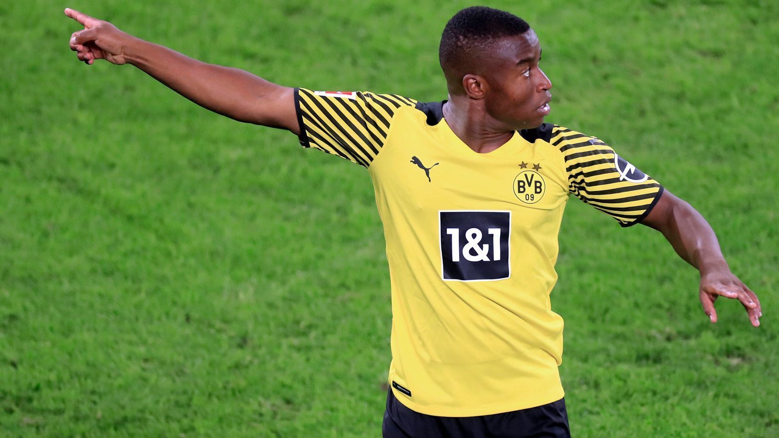 
                <strong>Youssoufa Moukoko</strong><br>
                Kommt in den Schlussminuten für Marco Reus. ohne Bewertung
              