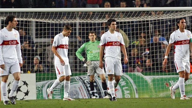 
                <strong>VfB Stuttgart</strong><br>
                VfB Stuttgart: Die Schwaben starten 2007/2008 ins Abenteuer Champions League - und werden vorgeführt. Gegen Barcelona, Lyon und die Glasgow Rangers holt Stuttgart gerade einmal einen Sieg, verliert die restlichen fünf Spiele allesamt.
              