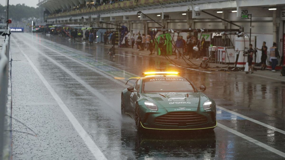 Nur das Safety Car durfte im Regen auf die Strecke