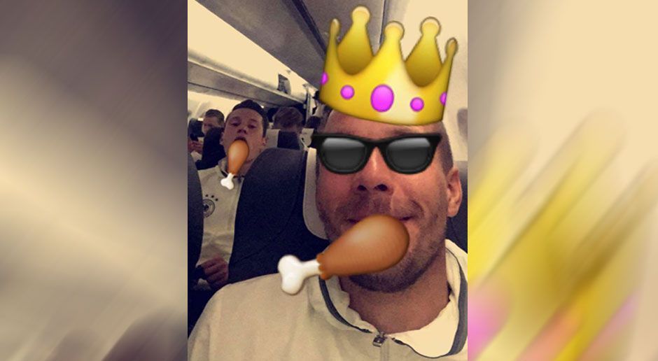 
                <strong>Snapchat-Geschichte des Lukas Podolski</strong><br>
                Und der Snapchat-König braucht natürlich eine Krone! Und eine Sonnenbrille! Für Draxler fällt hingegen nur eine Fleischkeule ab.
              