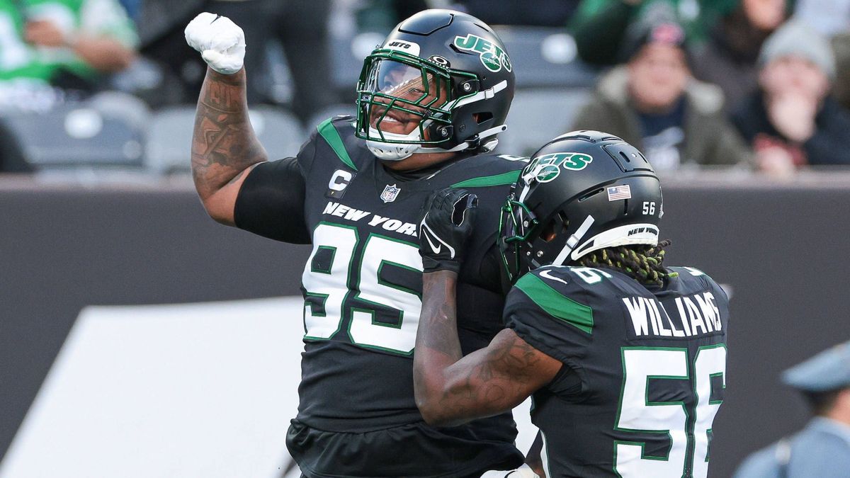 NFL, American Football Herren, USA Miami Dolphins at New York Jets Nov 24, 2023; East Rutherford, New Jersey, USA; New York Jets defensive tackle Quinnen Williams (95) celebrates a defensive stop w...