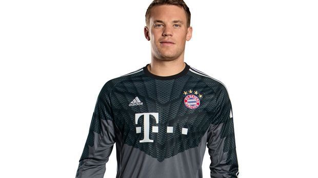 
                <strong>FC Bayern München Heimtrikot</strong><br>
                Auch Bayerns Nummer eins, Manuel Neuer, hat ein neues Torwart-Trikot. 
              