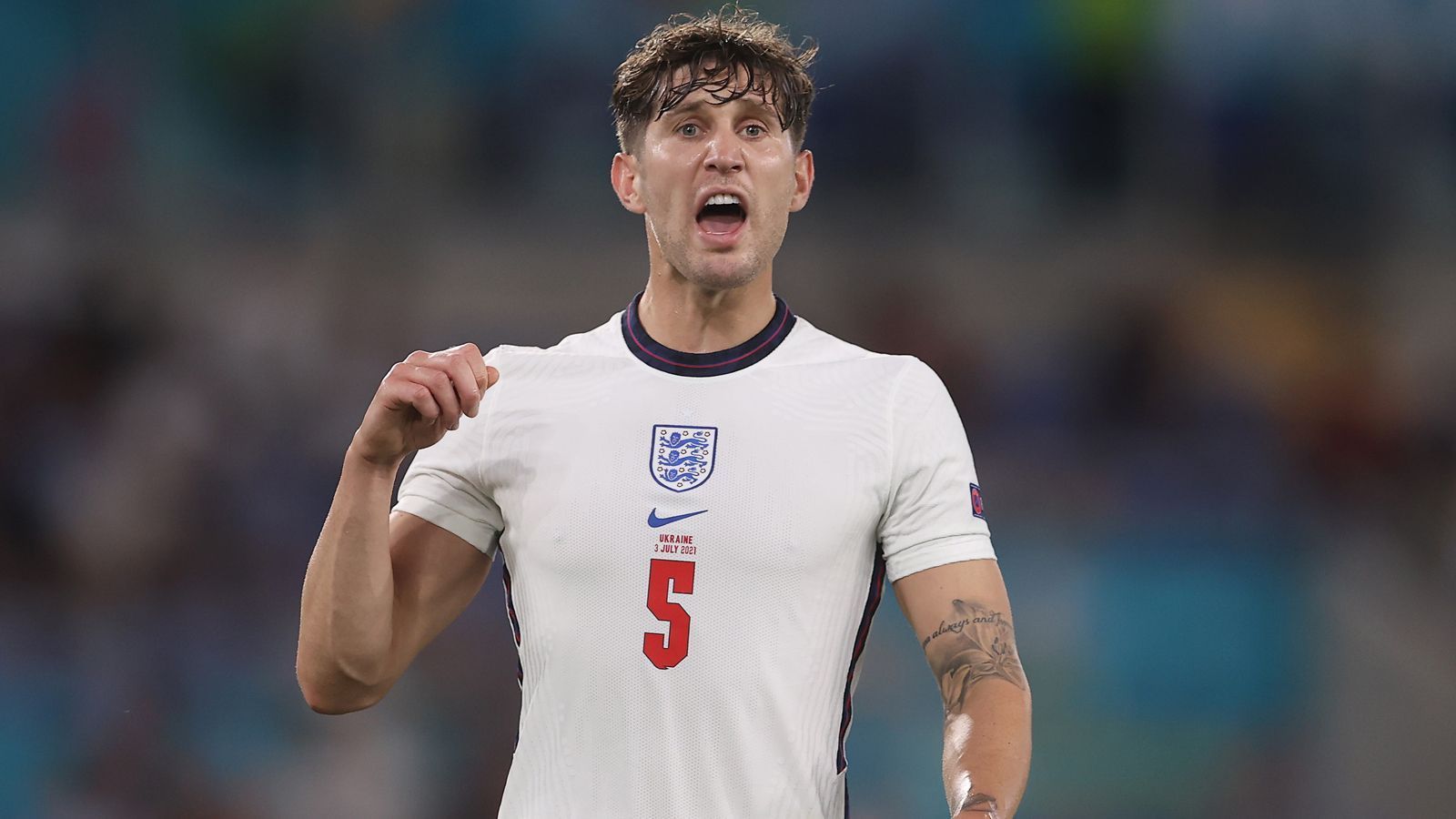 
                <strong>John Stones (England)</strong><br>
                Lässt sich von Damsgaard auf dem Bierdeckel vernaschen, bevor dieser die Führung der Dänen nur knapp verpasst. (25.) Stabilisiert sich im Laufe der ersten Halbzeit. Eine solide Partie des Innenverteidigers mit kaum nennenswerten Aktionen. In der zweiten Halbzeit durch die Luft nicht zu bezwingen. ran-Note: 3
              