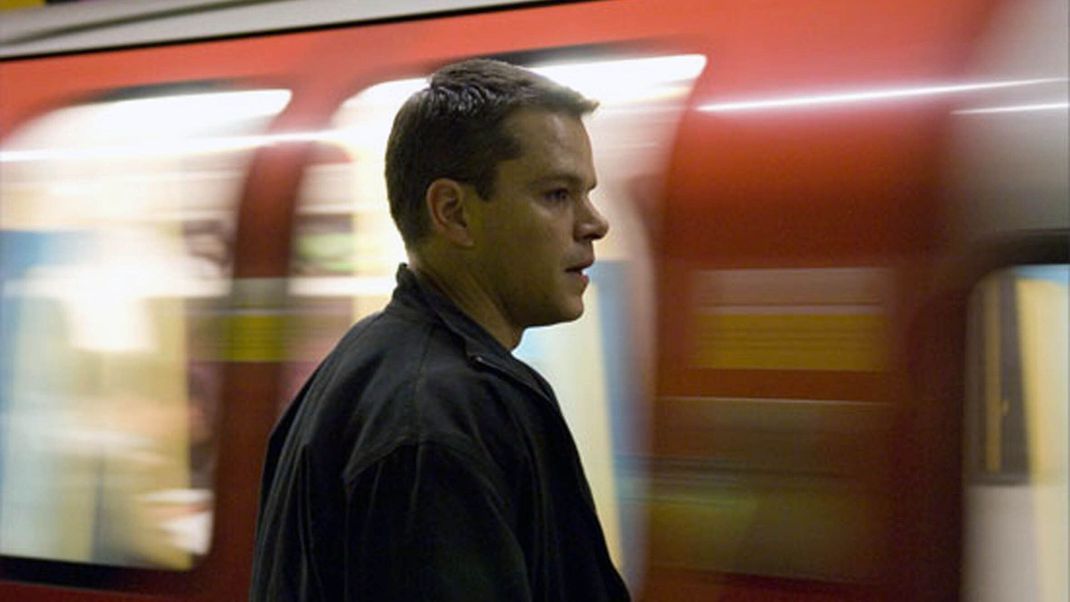 Obwohl Jason Bourne untergetaucht war, wird er erneut gezwungen, sich gegen eine Geheimorganisation der Regierung zu wehren.