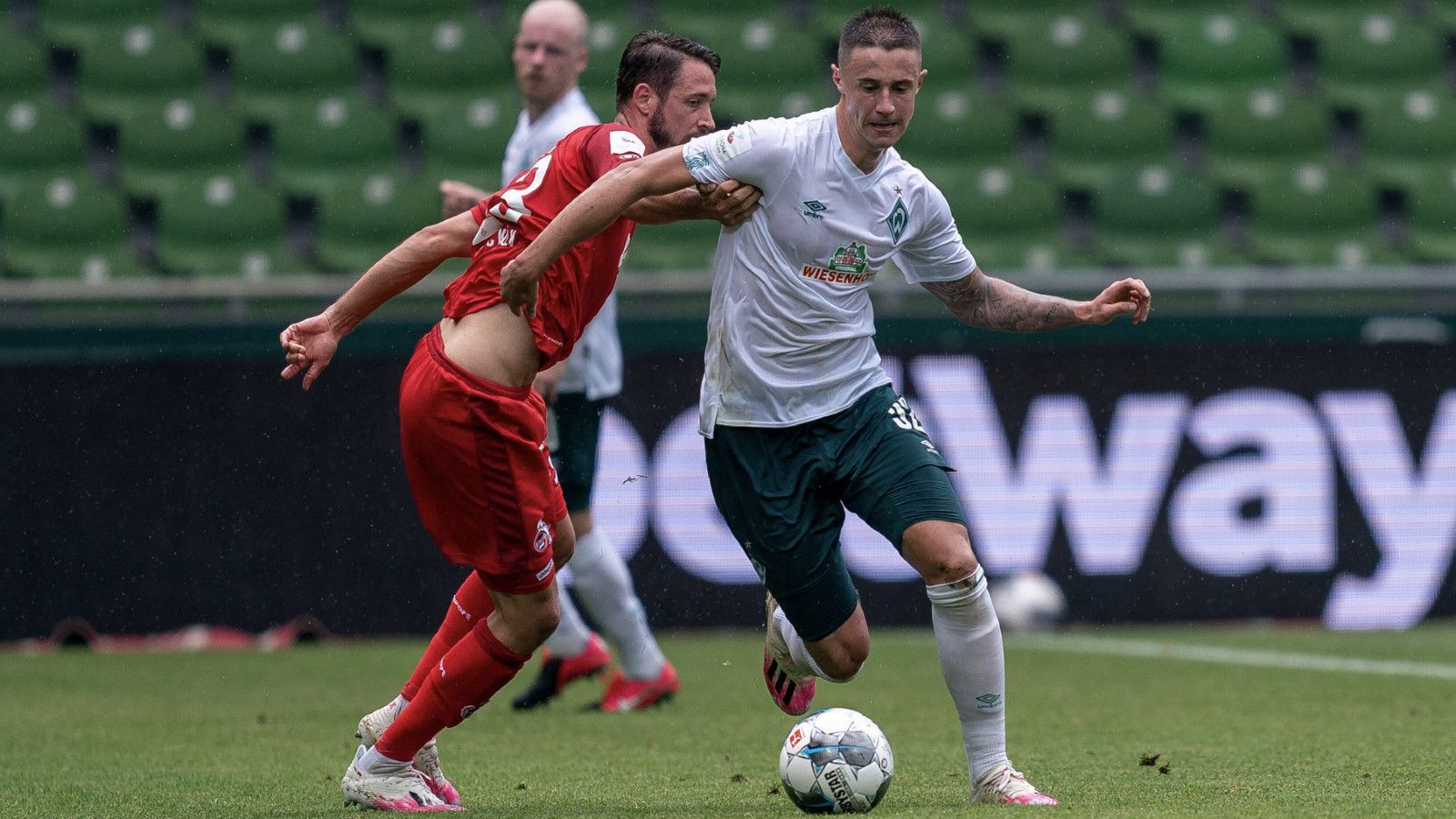 
                <strong>Marco Friedl (22 Jahre)</strong><br>
                Last but not least: Ein Youngster im Bremer Kader, der bereits einiges an Schelte einstecken musste. In der Crunch Time der letzten Bundesliga-Saison von den Außen in die Innenverteidigung gezogen, überzeugte der Österreicher plötzlich durch Ruhe und einen feinen Fuß. Legt Friedl jetzt noch seine vereinzelten Blackouts ab, dürfte er die Bremer Spieleröffnung in den kommenden Jahren maßgeblich mitgestalten.
              