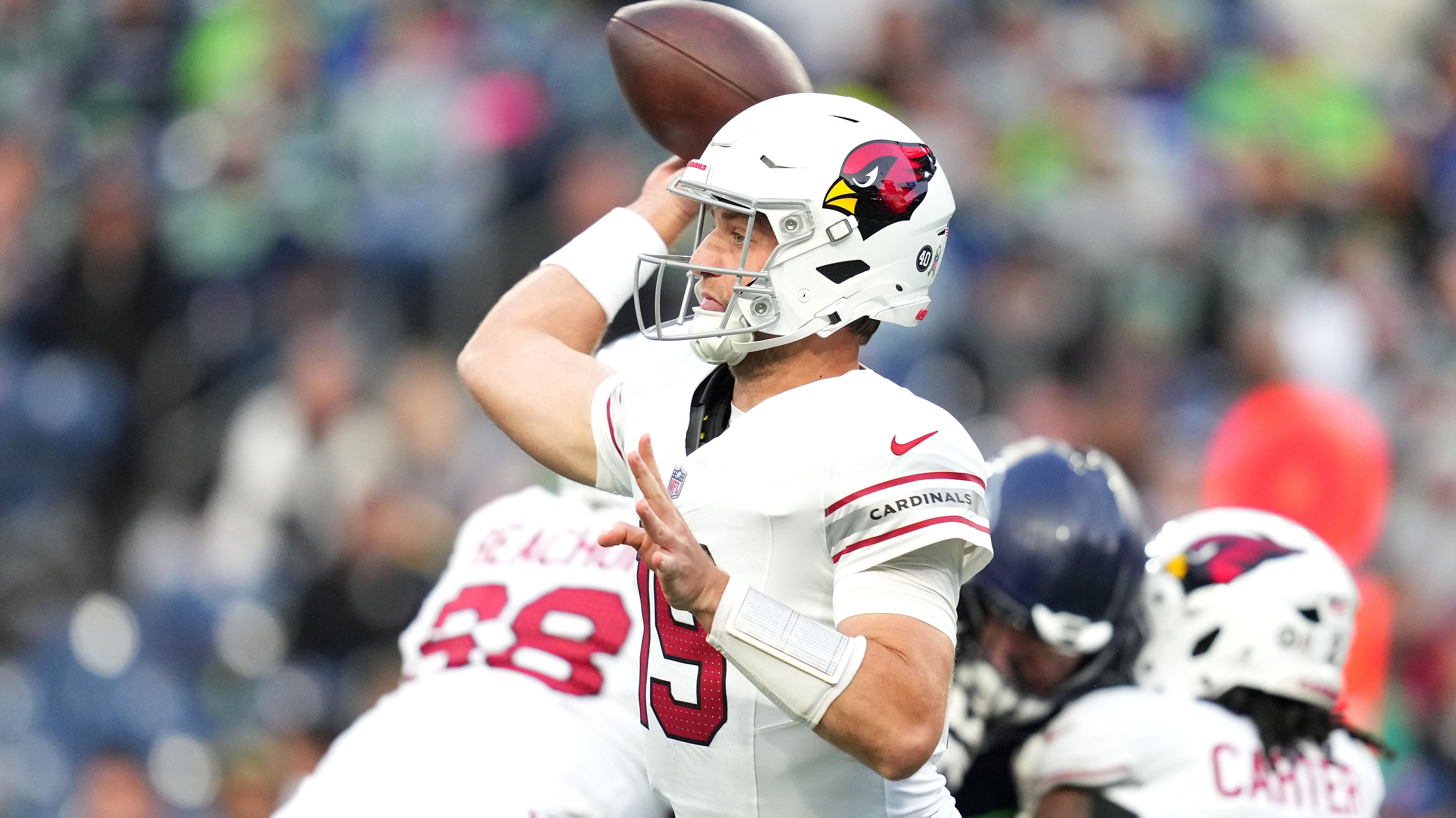 <strong>Platz 31: Kedon Slovis (Arizona Cardinals)</strong><br>Ähnlich ist die Situation bei Kedon Slovis, der bei den Cardinals nur im Practice Squad stand, aktuell aber den verletzten Kyler Murray im aktiven Roster vertritt. Ob Murray noch einmal zu einem Einsatz kommen wird, ist fraglich - zum einen, weil seine Zukunft in Arizona ohnehin offen ist. Zum anderen, weil der aktuelle Starter Jacoby Brissett gut spielt. Slovis könnte noch einige Wochen die Numemr zwei bleiben.