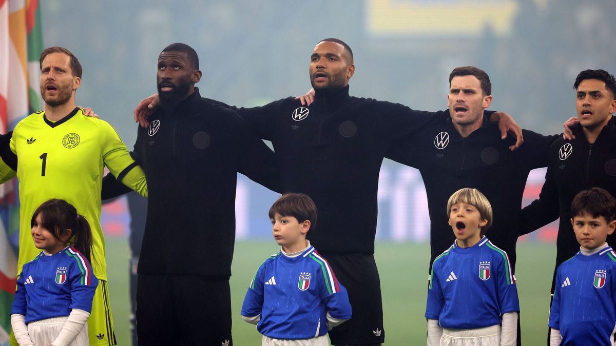 Uefa Nations League 2025: Quarter finals Italy vs Germany at Giuseppe Meazza Stadium in Milan Milan, Italy 20.03.2025: Germany players during anthem in opening ceremony Uefa Nations League 2025, qu...