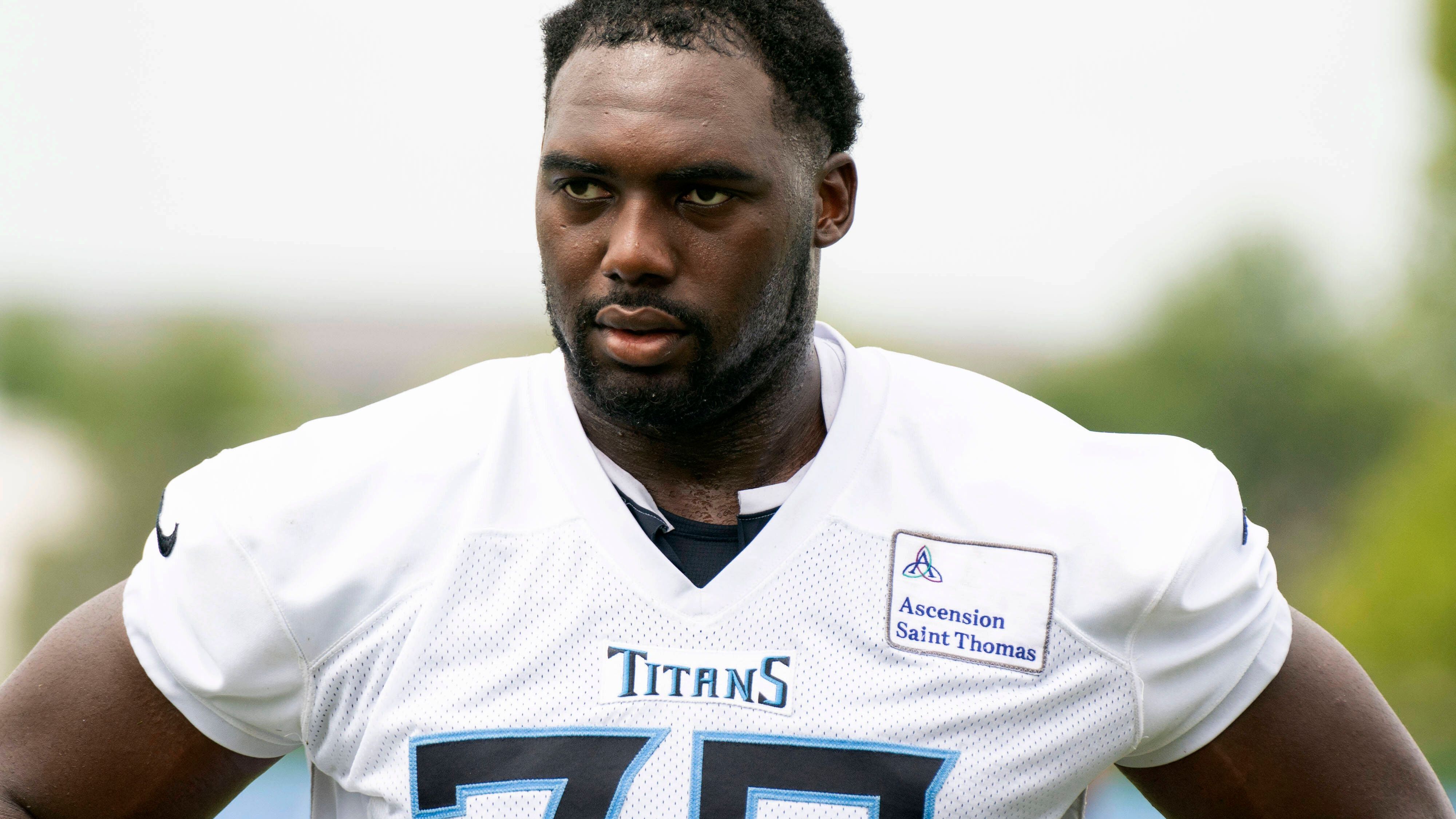 <strong>Nicholas Petit-Frere (Offensive Lineman, Tennessee Titans): 6 Spiele</strong><br>Weil er auf dem Klubgelände Wetten auf andere Sportarten platzierte, wurde Nicholas Petiet-Frere für sechs Spiele gesperrt. Auch bei ihm wurde die Sperre später auf zwei Spiele reduziert.