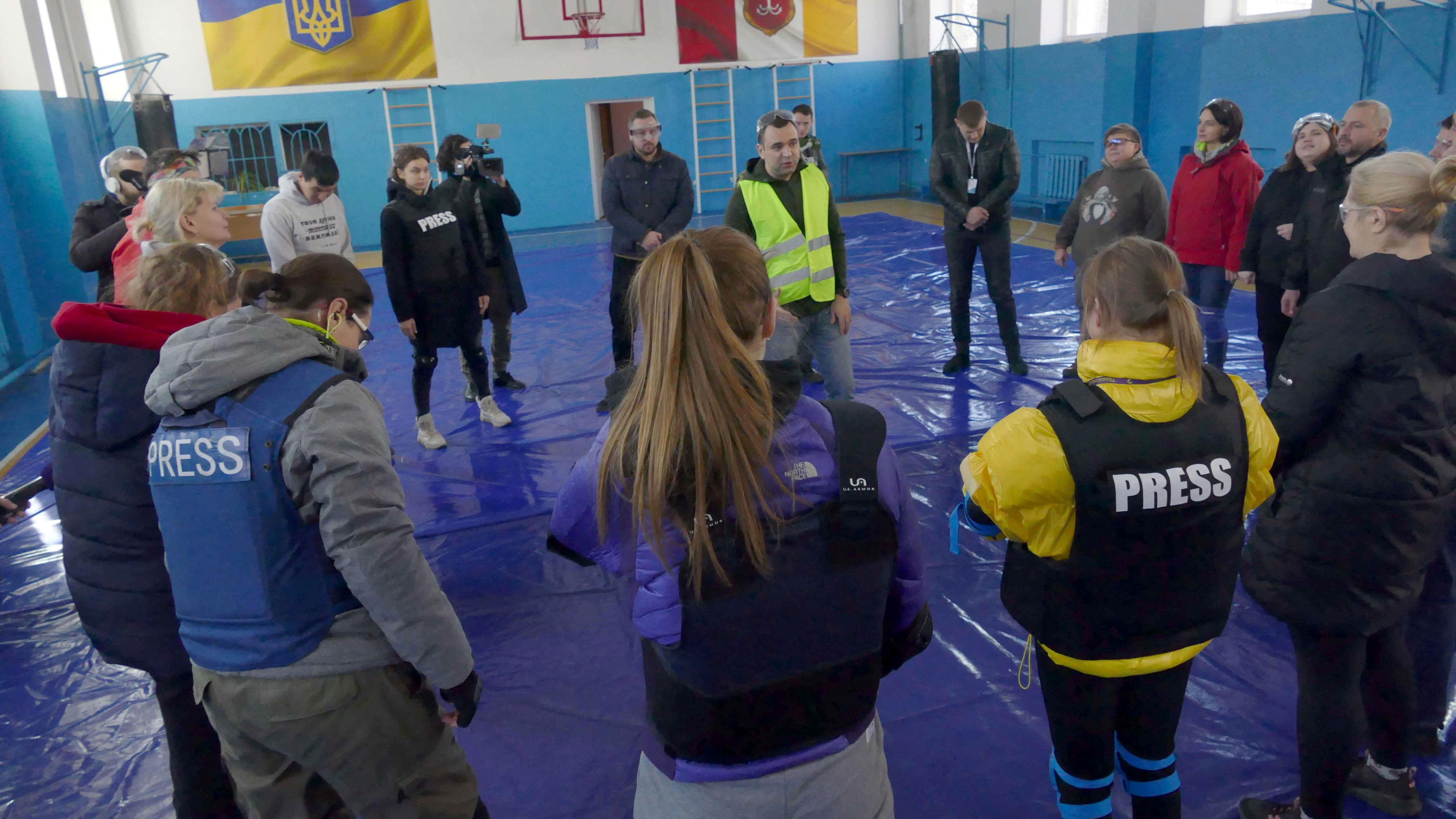 August 2022: In Odessa nehmen Medienvertreter:innen an Schulungen zur Sicherheit von Journalist:innen unter Kampfbedingungen teil.