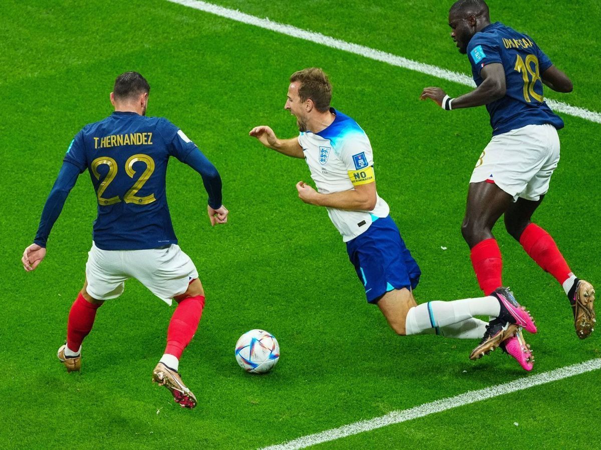 WM 2022: Kein Elfmeter nach Foul von Upamecano an Kane - Lineker tobt
