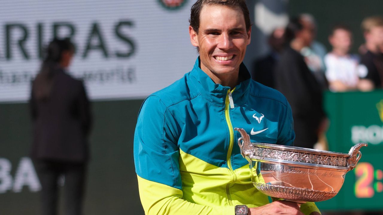 
                <strong>22 Siege: Rafael Nadal (Spanien)</strong><br>
                2 x Melbourne (2009, 2022)14 x Paris (2005 - 2008, 2010 - 2014, 2017 - 2020, 2022)2 x Wimbledon (2008, 2010)4 x New York (2010, 2013, 2017, 2019)
              