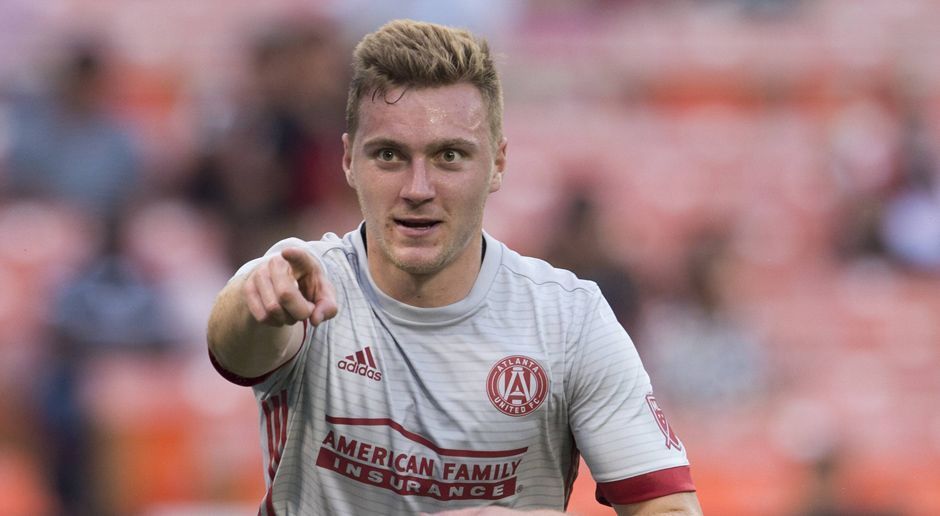 
                <strong>Julian Gressel (Atlanta United)</strong><br>
                Als "Rookie of the year" bewies Julian Gressel, was im 23-jährigen Rechtsaußen steckt. 14 Scorerpunkte in seiner Debütsaison für Atlanta United und eine extreme Marktwertsteigerung: Auch in Deutschland werden die Vereine auf ihn aufmerksam. Knüpft er an diese Leistungen an, muss er sich bald vielleicht überlegen, die Major League Soccer für einen großen Klub in Europa zu verlassen.
              