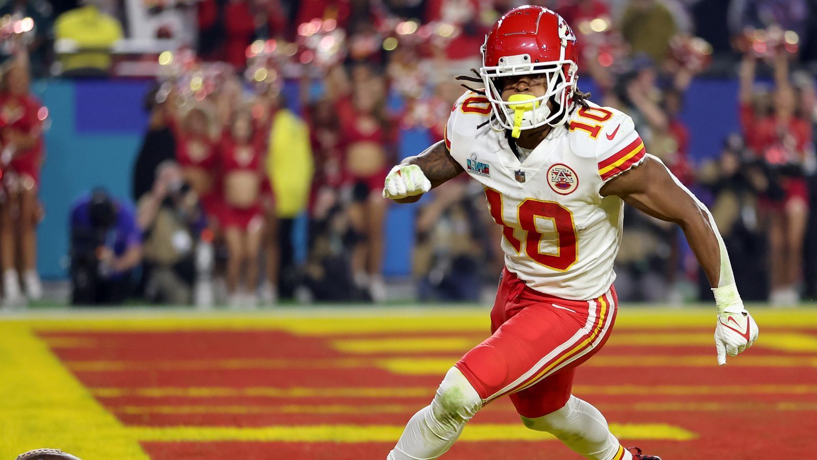 
                <strong>4. Kansas City Chiefs</strong><br>
                Scary. Isiah Pacheco, Jerrick McKinnon und Clyde Edwards-Helaire haben eigentlich alle das Potenzial zum RB1, doch sie sind im selben RB-Room. Knapp die Top 3 verpasst.RB1: Pacheco, Isiah - RB2: McKinnon, Jerrick - RB3: Edwards-Helaire, ClydeWeitere RBs: Perine, La'Mical - Prince, Deneric
              