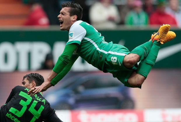 
                <strong>Platz 4: Zlatko Junuzovic (SV Werder Bremen)</strong><br>
                 ... Zlatko Junuzovic vom SV Werder Bremen. Auch der Freistoß-Experte von der Weser wurde 76 Mal unsanft von den Beinen geholt.
              
