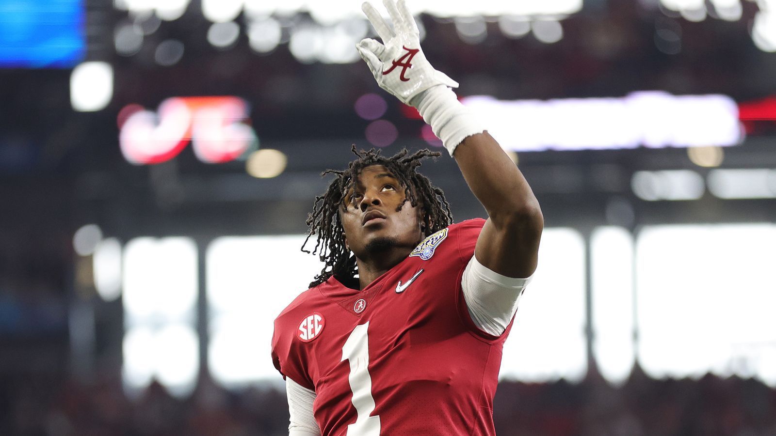 
                <strong>18. Pick: Philadelphia Eagles - Jameson Williams, WR, Alabama</strong><br>
                Jameson Williams ist extrem schnell und spielte eine gute Saison in Alabama. Sein Kreuzbandriss im Januar lässt ihn etwas weiter nach hinten fallen. Langfristig könnte er aber mit DeVonta Smith zum gefährlichen Receiver-Duo der Philadelphia Eagles werden.
              