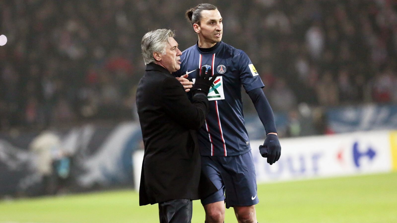 
                <strong>Angriff - Zlatan Ibrahimovic</strong><br>
                Von Ancelotti trainiert bei: Paris St. GermainPflichtspiele unter Ancelotti: 46 (35 Tore)
              