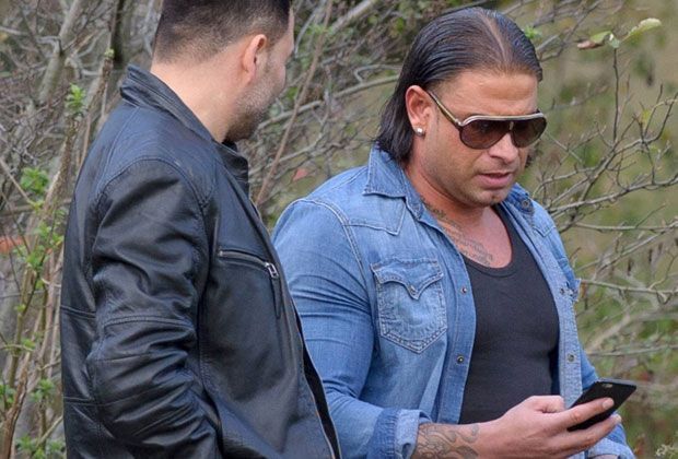 
                <strong>Die Sonne scheint</strong><br>
                Auch die Sonne schien beim Werder-Training heftig zu blenden. Tim Wiese wäre nicht Tim Wiese, ohne die passende Sonnenbrille parat zu haben. 
              