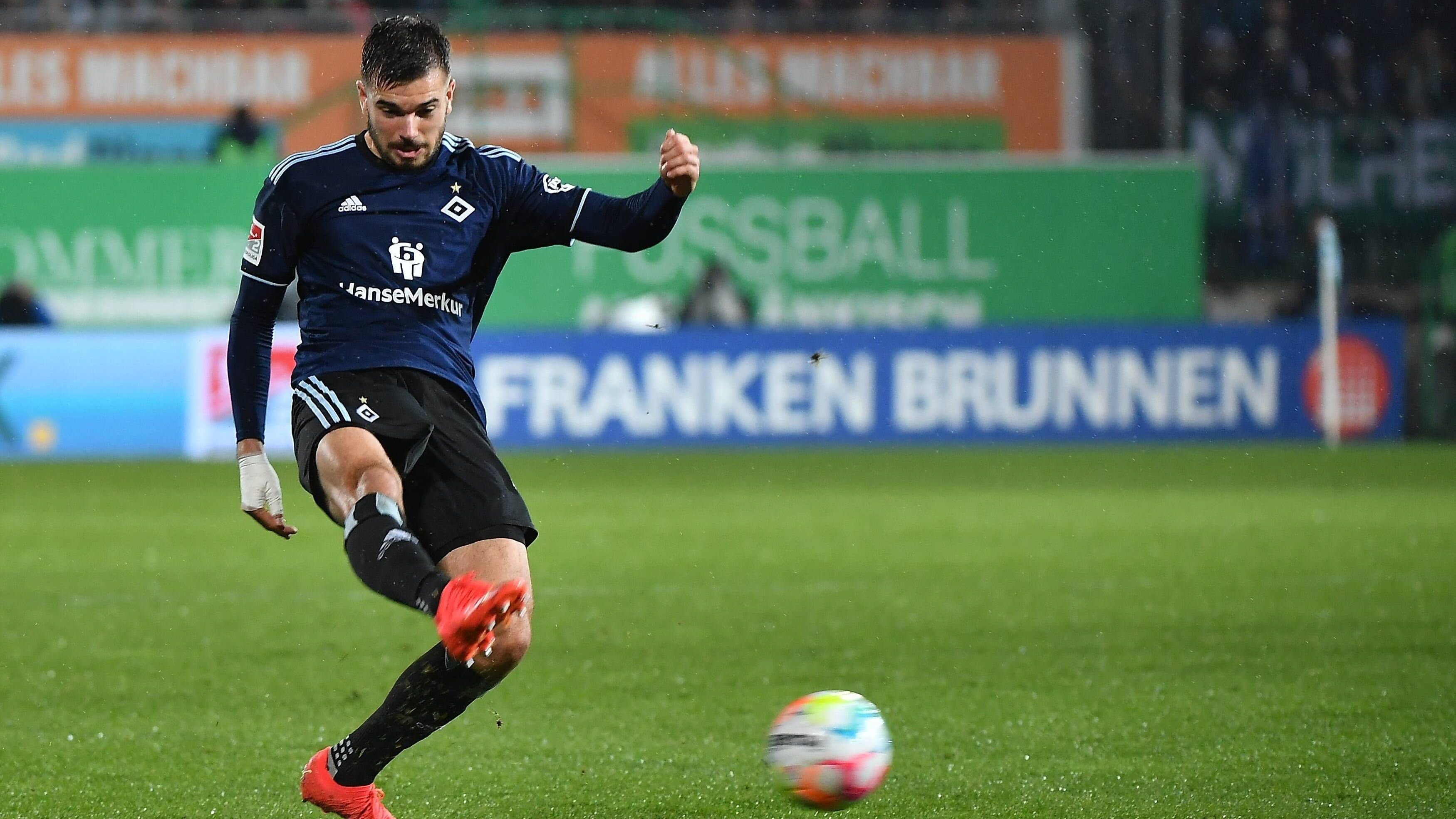 <strong>September 2022: Positiver Befund bei Trainingskontrolle</strong><br>Das Mittel steht wegen seiner leistungssteigernden Wirkung auf der Dopingliste. Mitte November, unmittelbar nach dem Heimsieg des HSV gegen den SV Sandhausen (4:2), wird der positive Test öffentlich. Vuskovic wird vom DFB am 15. November vorläufig gesperrt.