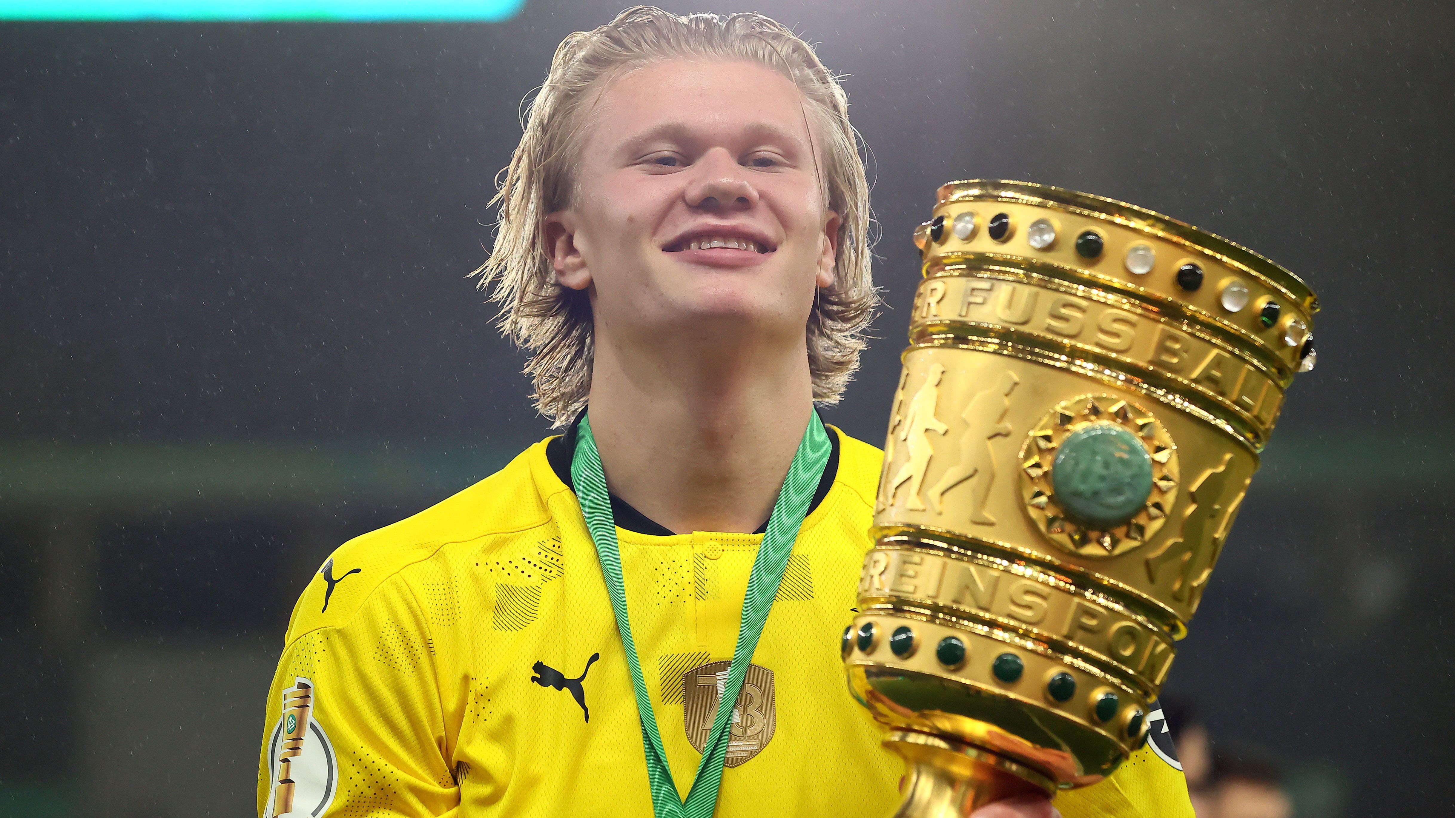 
                <strong>Der Golden Boy mit dem goldenen Pokal</strong><br>
                Erling Haaland ist ein stetiger Unruheherd in der Leipziger Abwehr und mit seinen beiden Toren maßgeblich am 4:1 Sieg beteiligt.
              