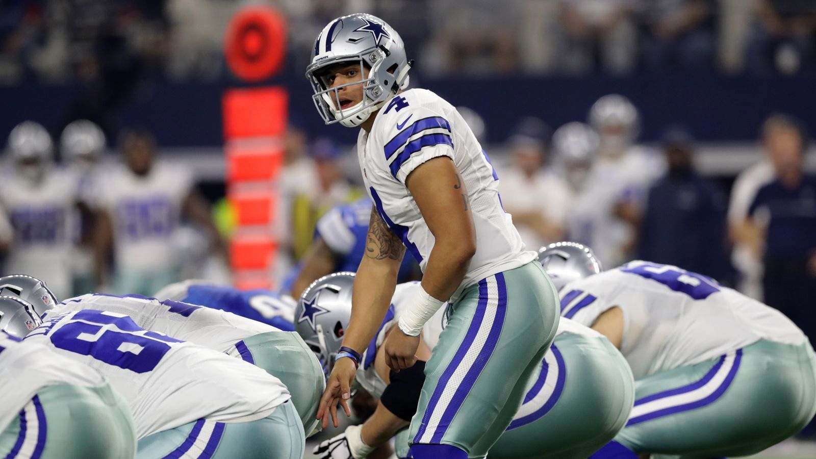 
                <strong>Dallas Cowboys: 11 Siege (2016)</strong><br>
                Bilanz nach der Regular Season: 13-3Playoffs: 31:34 in der Divisional Round verloren (vs. Packers) 
              