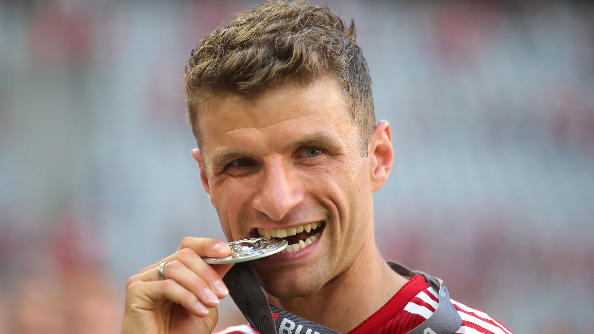 
                <strong>Bundesliga</strong><br>
                • <strong>Eröffnungsspiel:</strong> 5. August (<a href="https://www.ran.de/fussball/bundesliga/live?utm_source=google_cpc&amp;utm_medium=paid_search&amp;utm_campaign=randotde&amp;utm_term=SEA_Ad&amp;utm_content=DSA_ran_VV_Allgemein_Video_URL_ZG_Affiliate&amp;gclid=EAIaIQobChMIlcGs_4r7-AIVSQIGAB189QwaEAAYASAAEgLGCPD_BwE" data-url-id="47756"><strong><em>live in SAT.1 und auf ran.de</em></strong></a>)<br>• <strong>Letzter Spieltag vor der WM:</strong> 11. bis 13. November (15. Spieltag)<br>• <strong>Erster Spieltag nach der WM:</strong> 20. bis 22. Januar (16. Spieltag)<br>• <strong>Letzter Spieltag:</strong> 27. Mai<br>
              