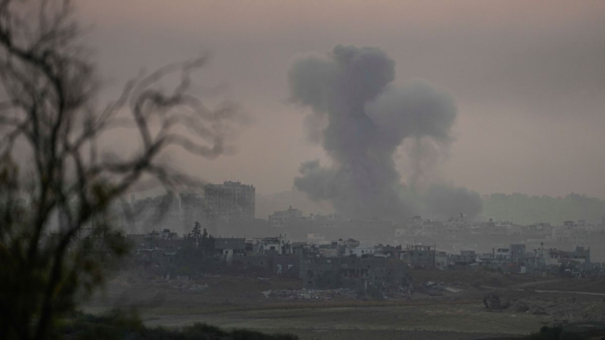 Israels Armee intensiviert ihre Angriffe im Süden Gazas. 