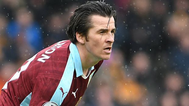 
                <strong>Joey Barton</strong><br>
                Joey Barton: Barton ist wie Bellamy kein Kind von Traurigkeit und hat Skandale gesammelt wie andere Titel. Nachdem er beispielsweise einem Jugendspieler auf einer Klub-Weihnachtsfeier eine Zigarre auf das Augenlid drückte oder sich mit Fans prügelte, machte er sogar eine Therapie zur Aggressionsbewältigung. Die brachte jedoch herzlich wenig. Der "Höhepunkt", nachdem er 2007 seinen Manchester-City-Kollegen Ousmane Dabo krankenhausreif geprügelt hatte: Seine Verhaftung wenige Monate später, nachdem er und zwei Freunde in Liverpool an einer Haltestelle einen Passanten zusammenschlugen. Barton wurde zu sechs Monaten Haft verurteilt, kam nach 74 Tagen aber wieder frei.
              