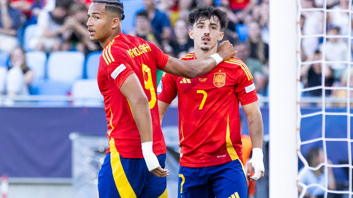 Fußball, U21 EM, Spanien - Rumänien UEFA U21, U 21 Europameisterschaft: Spanien - Rumänien; 14.06.2025 Mateo Joseph (Spanien, 9), Diego Lopez (Spanien, 7) bei der UEFA U21-Europameisterschaft im Sp...