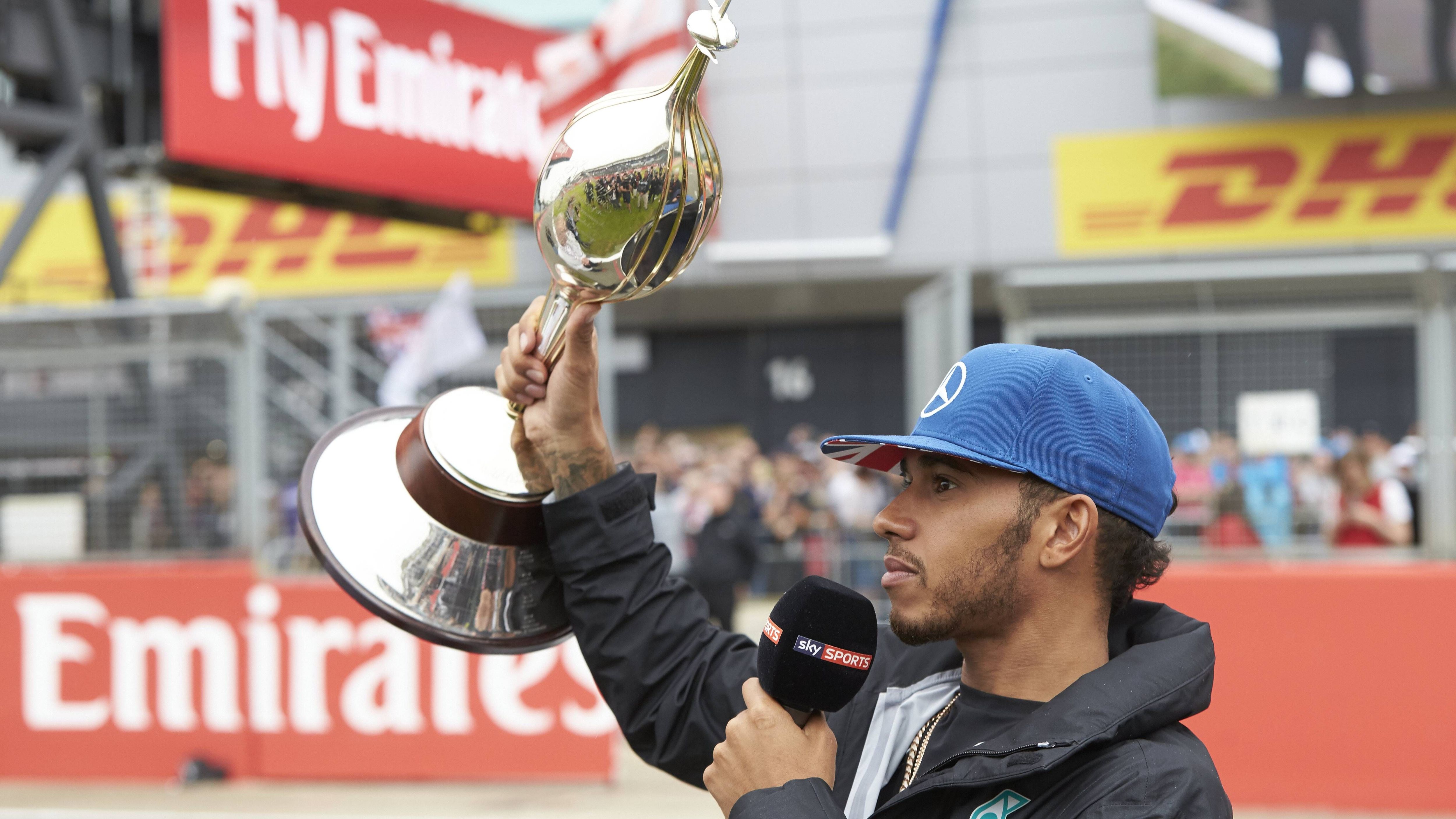 <strong>Platz 6 (geteilt): 2015 (Lewis Hamilton)</strong><br>Seinen dritten Weltmeister-Titel konnte Lewis Hamilton 2015 schon vorzeitig beim Großen Preis der USA feiern, drei Rennen vor Saisonende. Es war Hamiltons zweiter Titel in Folge mit Mercedes, ehe er 2016 knapp Nico Rosberg unterlegen sein sollte.