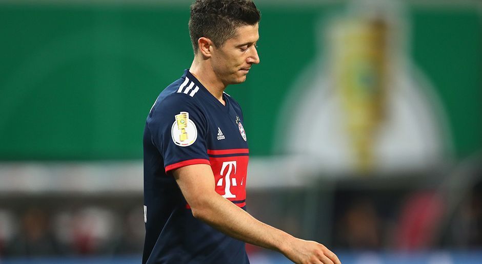 
                <strong>Robert Lewandowski (FC Bayern München)</strong><br>
                Es ist anfangs kein typisches Spiel von Robert Lewandowski. Der Top-Torjäger leistet viel Defensivarbeit und hat in Halbzeit eins eine Hand voll Möglichkeiten, aber keine klare Torchance. In der 65. Minute schnappt er sich das Leder und setzt sich stark gegen drei Leipziger durch. Sein flacher Schuss im Strafraum geht allerdings knapp vorbei. Je weiter das Spiel voranschreitet, desto mehr Schüsse bringt er aufs Tor. Ins Tor aber keinen. ran-Note: 2
              