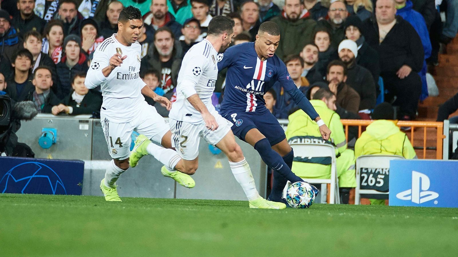 
                <strong>Paris St. Germain gegen Real Madrid im Head-to-Head-Vergleich</strong><br>
                Am ersten Tag des Achtelfinals der UEFA Champions League kommt es zum Gigantenduell zwischen Paris St. Germain und Real Madrid (ab 21 Uhr im Liveticker auf ran.de). Bei den mit Stars besetzten Teams lohnt es sich, die Positionen zu vergleichen. ran macht das Head to Head vor dem Achtelfinale.
              