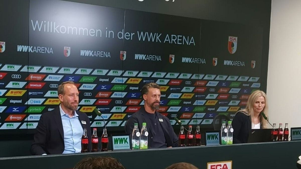 Sandro Wagner (M.) bei seiner Vorstellung