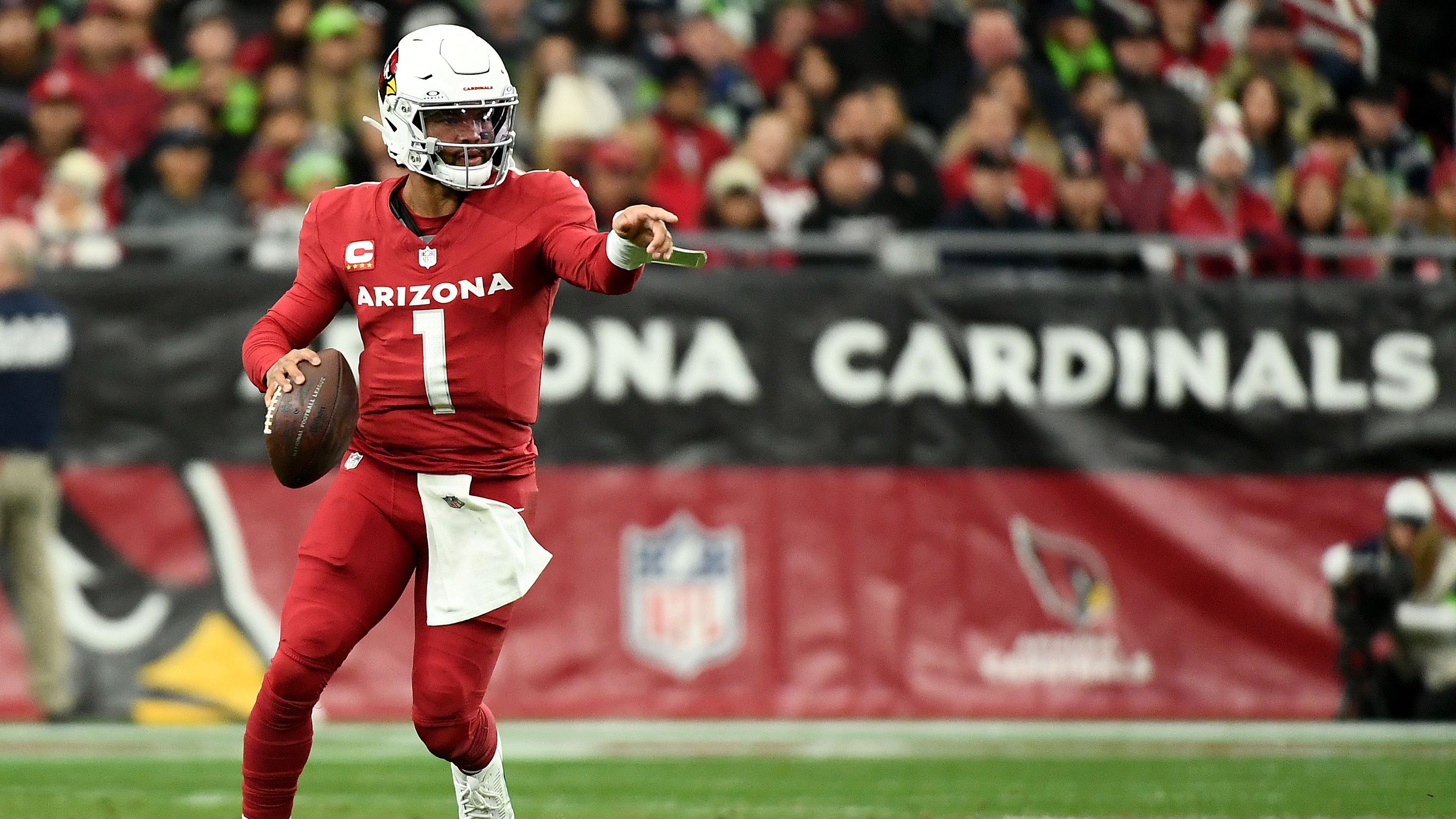 <strong>Arizona Cardinals</strong><br>Die Arizona Cardinals änderten achtmal ihren Namen. So spielte die Franchise früher in St. Louis, ehe 1988 nach Phoenix gewechselt wurde. Seit 1994 hat das Team den aktuell gültigen Namen, vorher hieß die Truppe unter anderem Chicago Cardinals, St. Louis Cardinals und nach dem Umzug zunächst Phoenix Cardinals. 2008 erreichte das Team den Super Bowl, verlor aber gegen die Steelers.