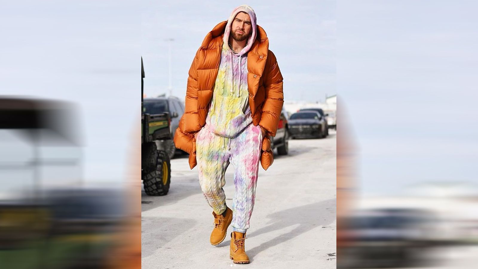 
                <strong>Travis Kelce</strong><br>
                Während Jason wohl eher auf den lockeren, lässigen Look steht, ist bei seinem Bruder Travis Swag Trumpf. Der Star der Kansas City Chiefs zeigte seinen teils kuriosen Modegeschmack in der Vergangenheit schon oft durch gewagte Outfits.
              