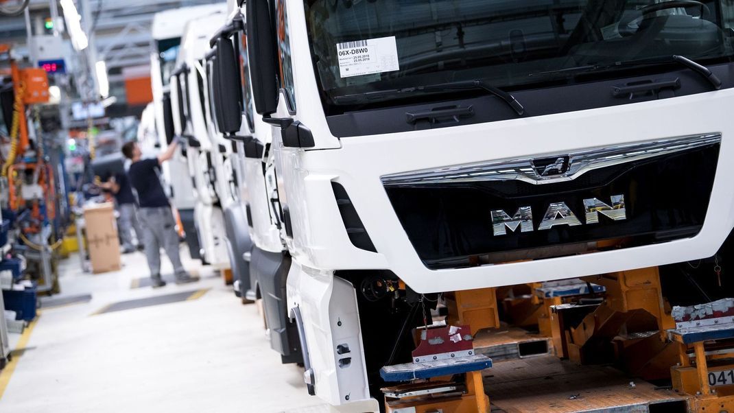 MAN bildet zusammen mit Scania das Rückgrat der Lkw-Holding Traton. (Archivbild)