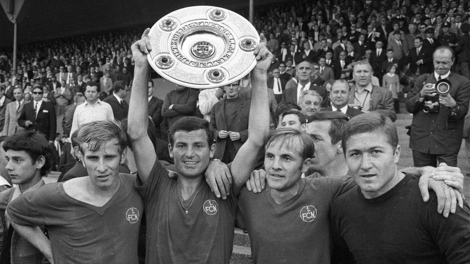 
                <strong>1. FC Nürnberg - 50 Jahre</strong><br>
                Letzte Meisterschaft: 1967/1968
              
