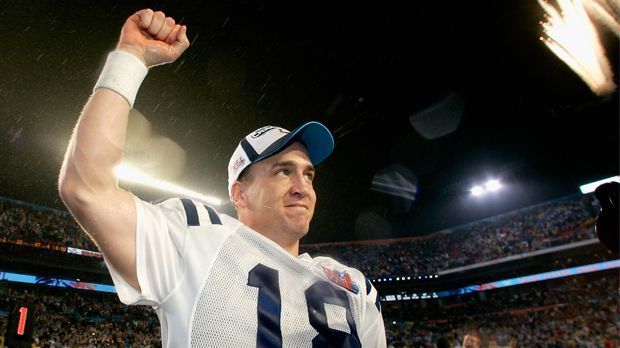 
                <strong>Peyton Manning: Seine Siege</strong><br>
                200: Peyton Manning gewann insgesamt 200 Spiele mit seinen Teams. 186 davon in der Regular Season und 14 in den Playoffs.
              