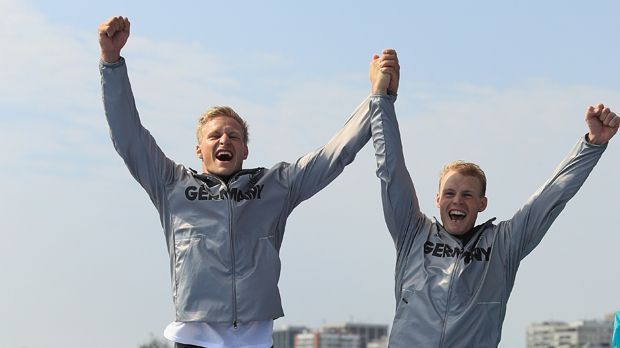 
                <strong>Max Rendschmidt und Marcus Groß (Gold/Kajak)</strong><br>
                Max Rendschmidt und Marcus Groß: Gold im Kajak-Zweier.
              