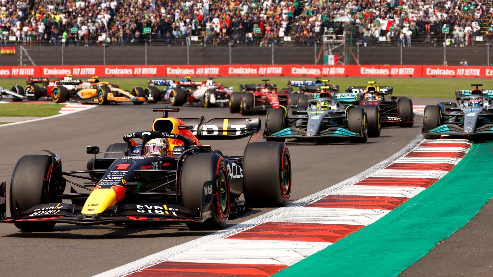 
                <strong>Formel 1: Das ist 2023 neu</strong><br>
                Die neue Formel-1-Saison rückt näher: Im Februar stellen die Teams ihre neuen Wagen vor, vom 23. bis 25. Februar wird in Bahrain getestet und am 5. März steht das erste Rennen auf dem Programm. ran stellt die Neuerungen 2023 vor: Von Regeländerungen über Fahrer- und Teamchef-Rochaden bis zum Testlauf für ein neues Qualifying-Format sowie einen Maulkorb für Piloten.
              