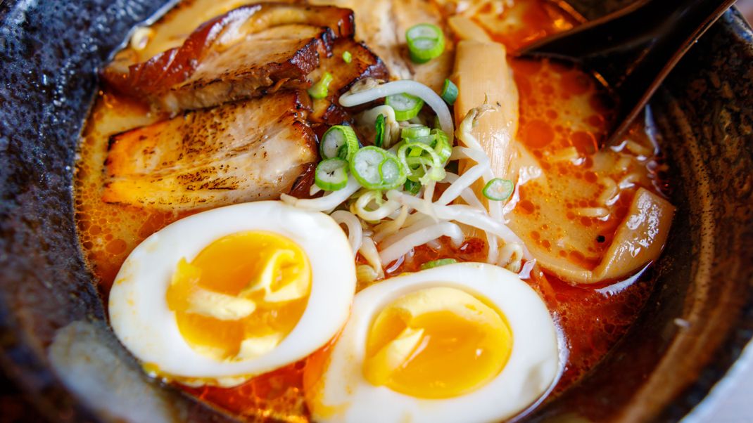 Die traditionelle japanische Nudelsuppe Shio Ramen verdankt&nbsp;ihren Namen dem Salz.