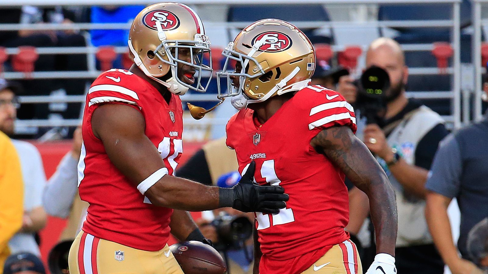 
                <strong>31. Platz: San Francisco 49ers</strong><br>
                Pierre Garcon und Marquise Goodwin&#x2022; 625 Yards <br>&#x2022; 41 Receptions <br>&#x2022; 5 Touchdowns <br>
              
