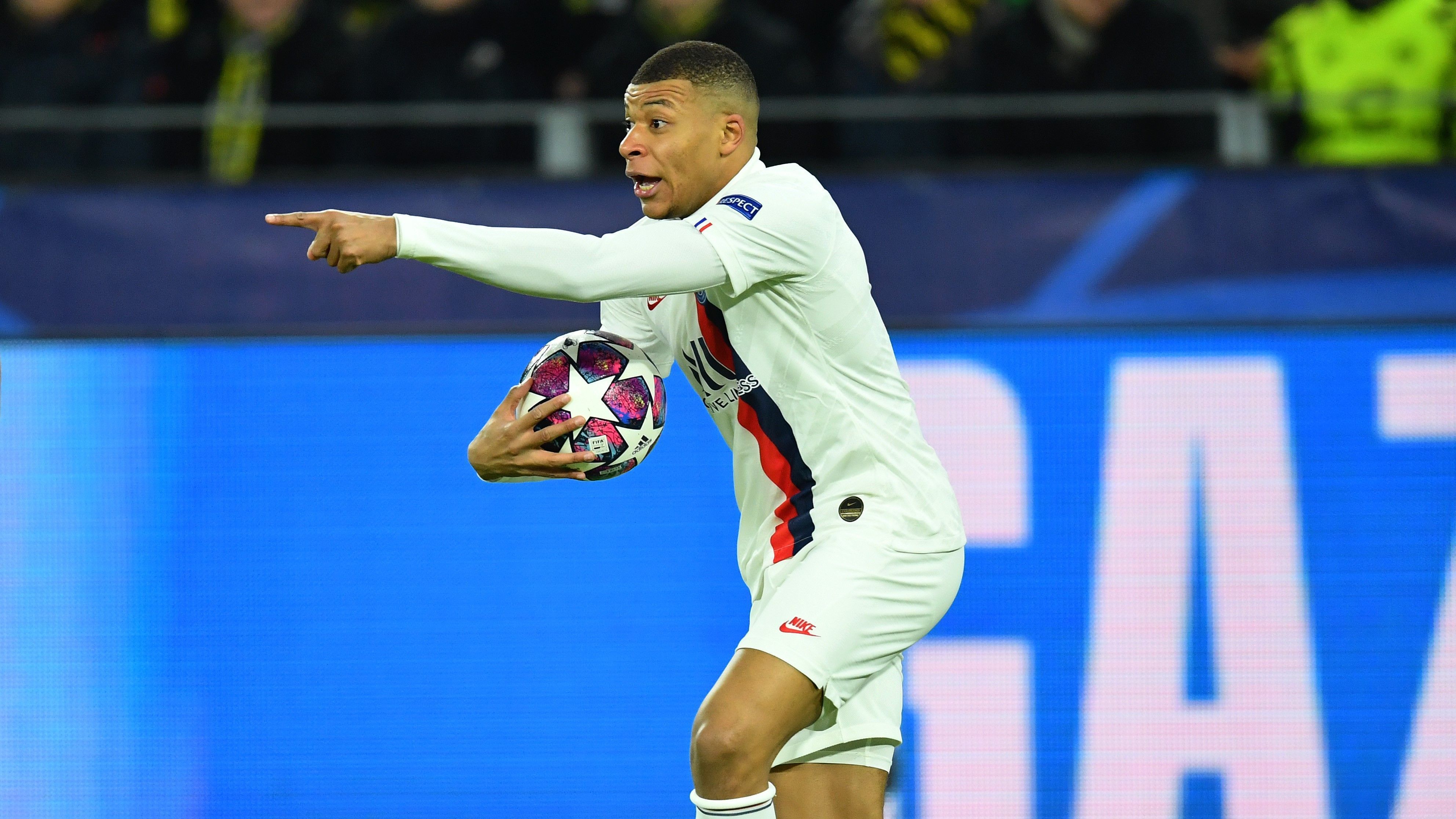 
                <strong>Kylian Mbappe (Paris Saint-Germain)</strong><br>
                Messi: "Er ist schnell und kann abschließen. Sehr gefährlich."
              