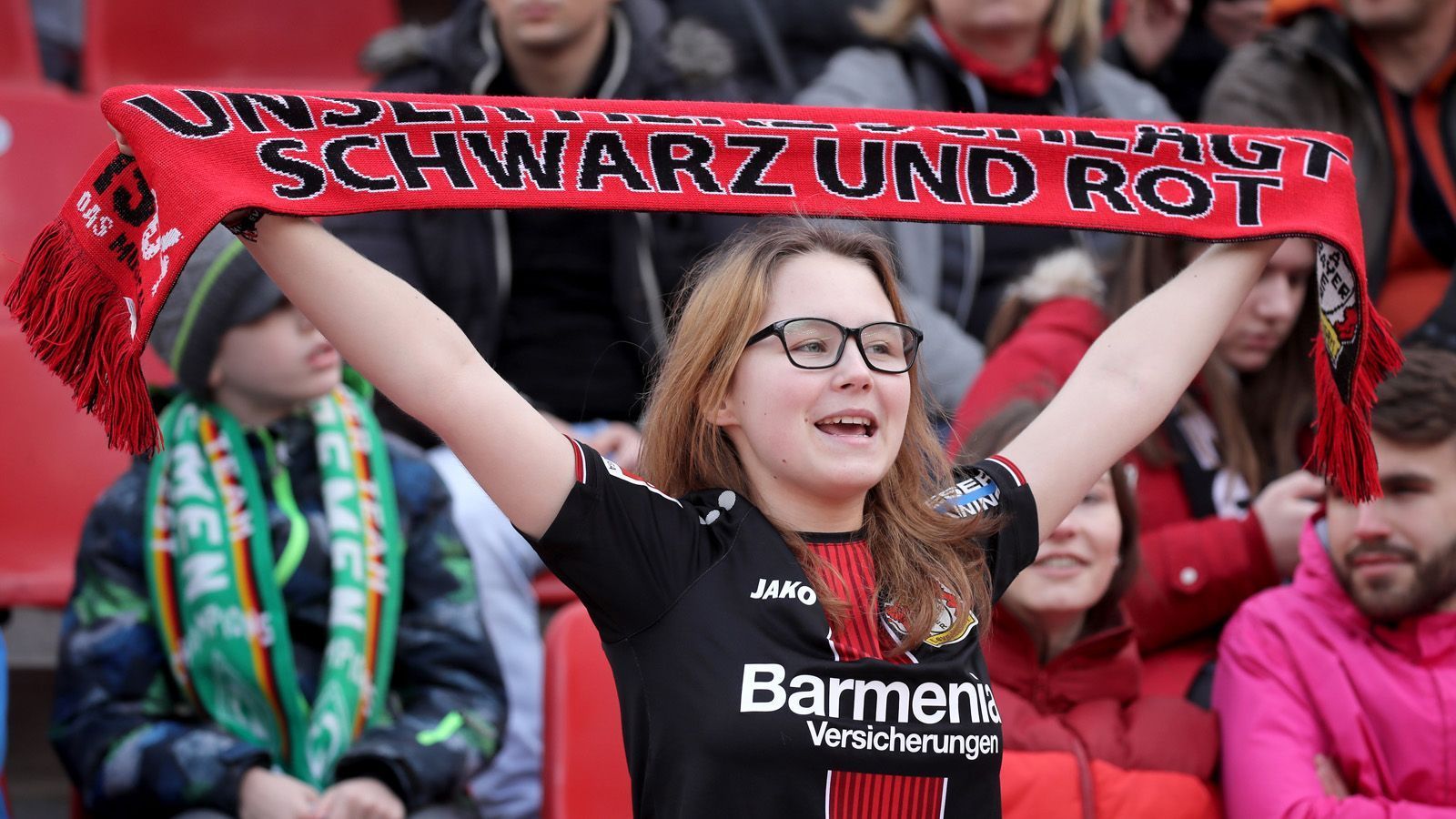 
                <strong>Bayer Leverkusen</strong><br>
                Mitgereiste Fans im Schnitt: 1.529Mitgereiste Fans insgesamt: 26.001 Höchstzahl: 4.000 in BerlinTiefstzahl: 450 in Augsburg
              